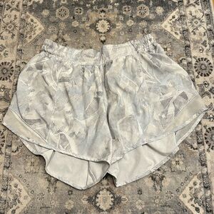 Lululemon shorts - SIZE 4